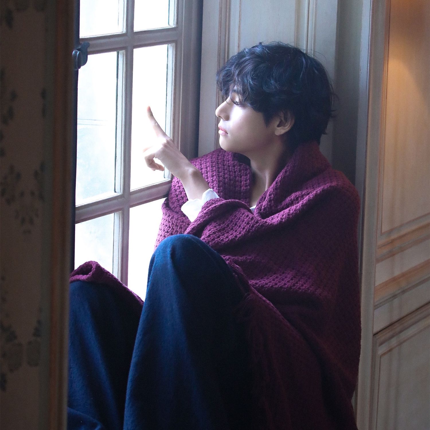 Recent activity shot of V (BTS)