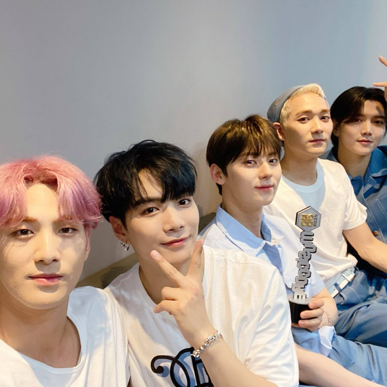 Behind-the-scenes cut of NU'EST