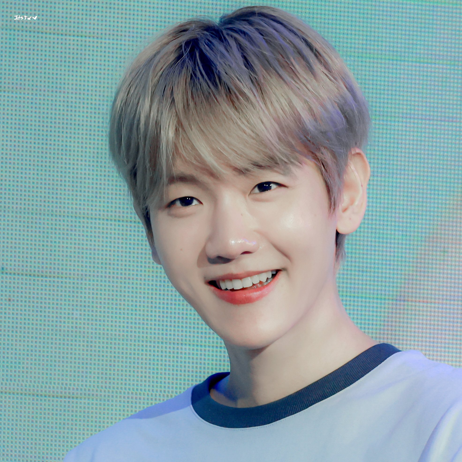 백현 (EXO)의 비하인드 컷