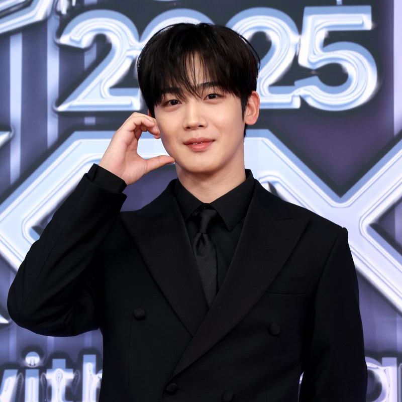 A moment captured by Kim Yohan (WEi)'s fan