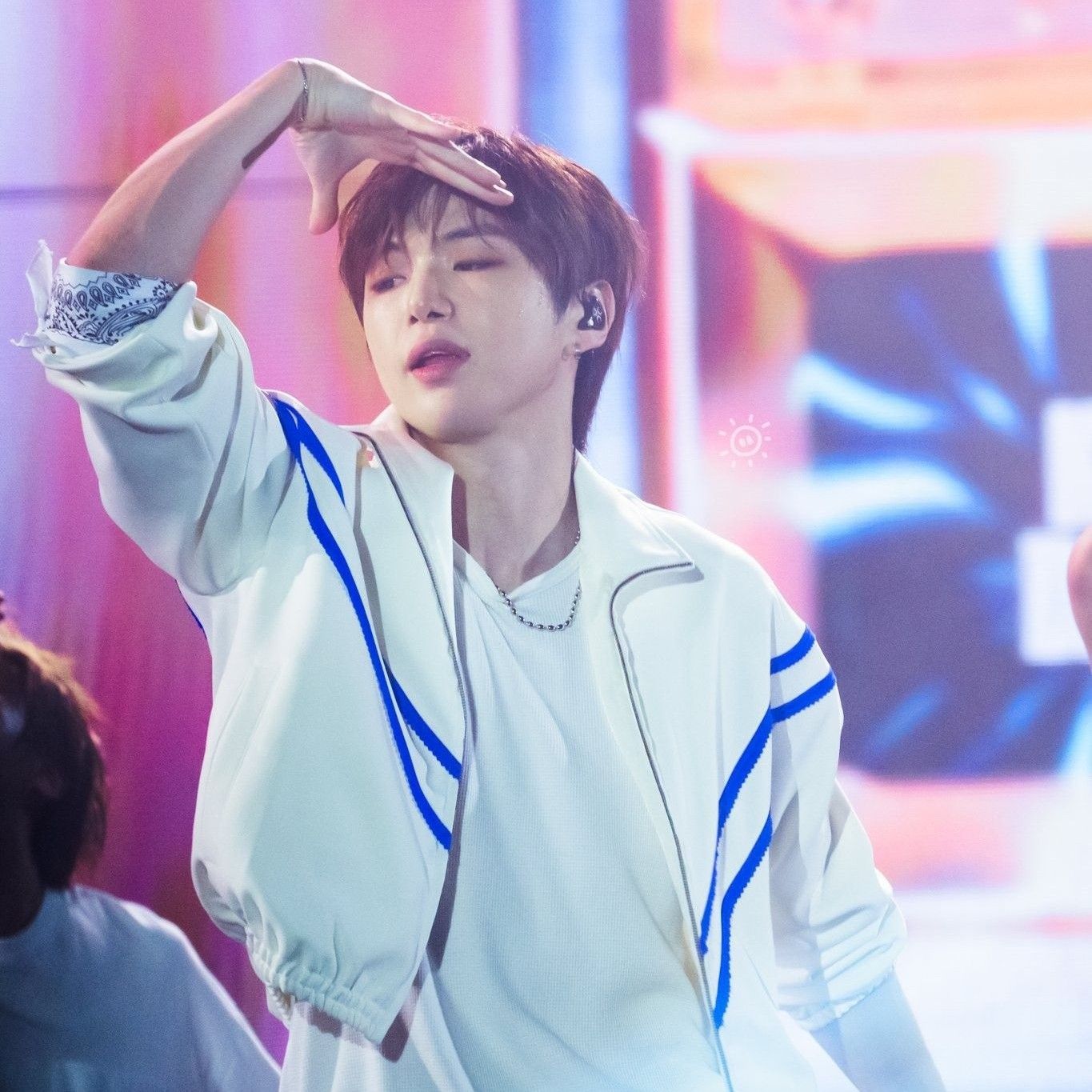 Behind-the-scenes cut of Kang Daniel