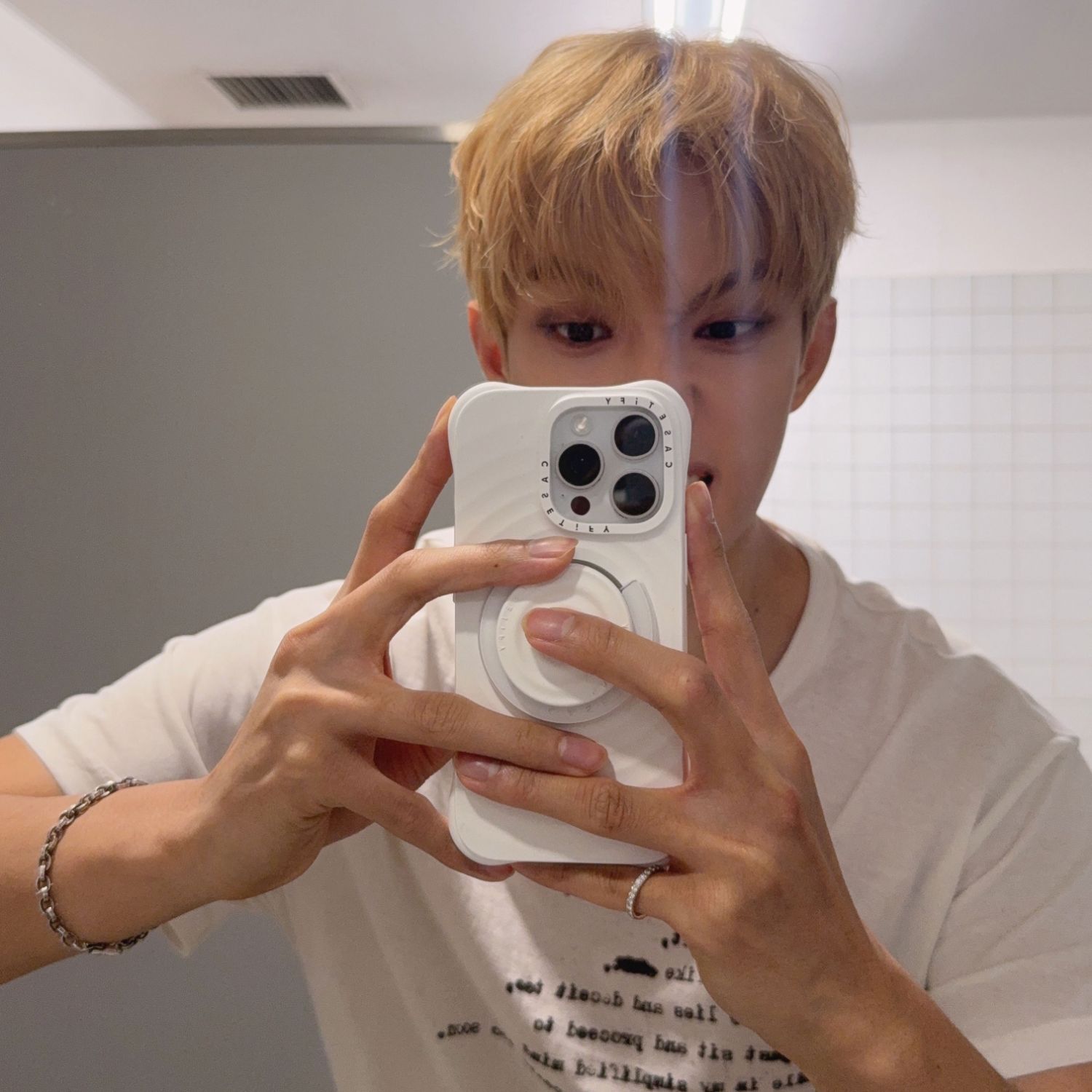 Latest photo of DK (SEVENTEEN)