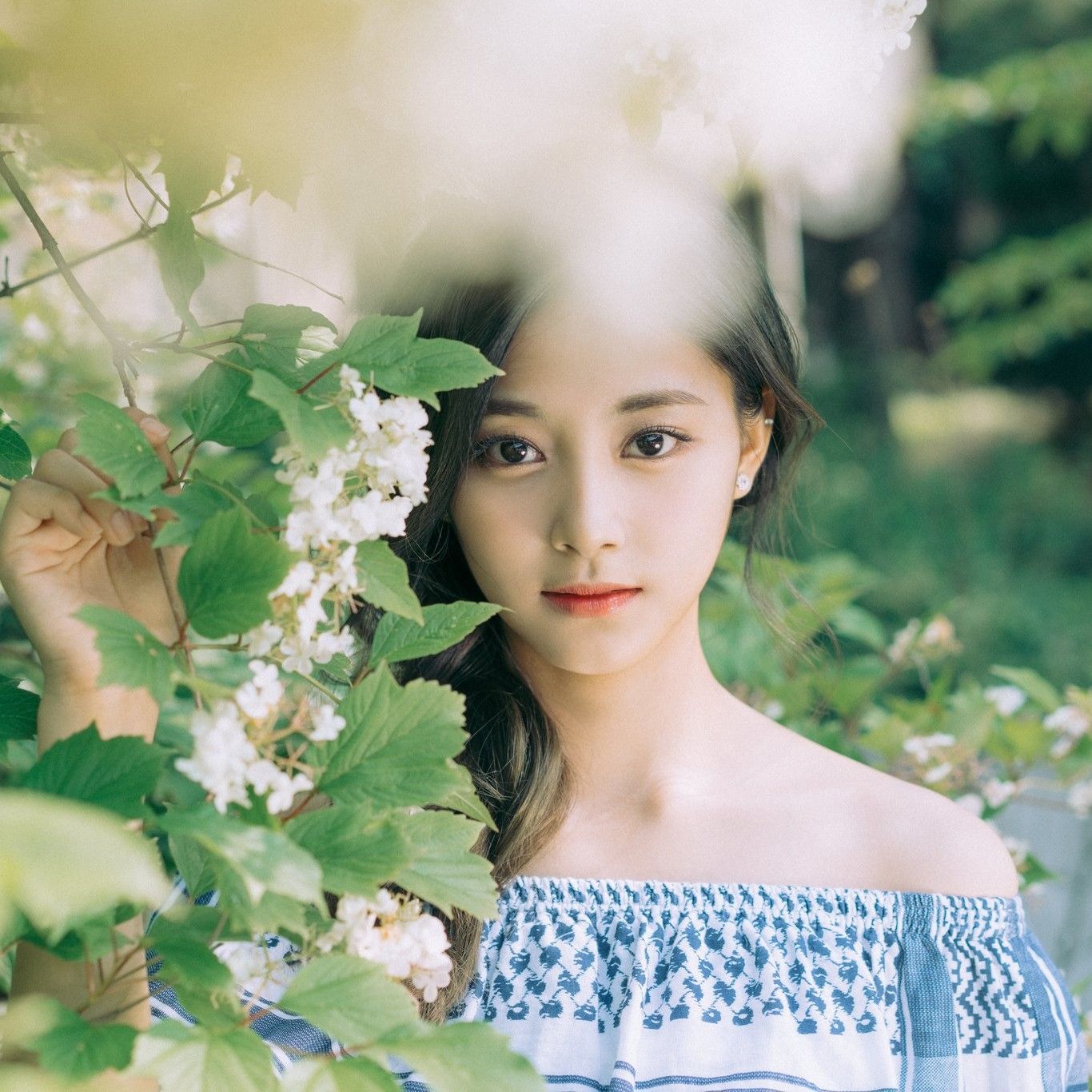 Foto aktivitas terbaru Tzuyu (TWICE)