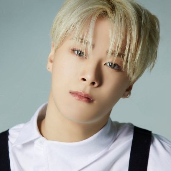 A moment captured by Moonbin (ASTRO)'s fan