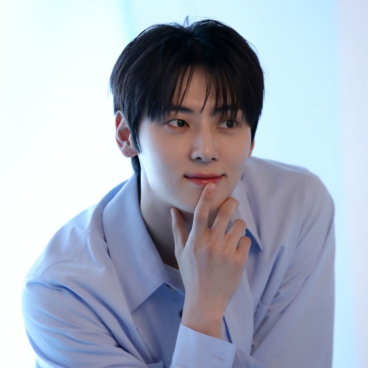 A moment captured by Hwang Minhyun's fan