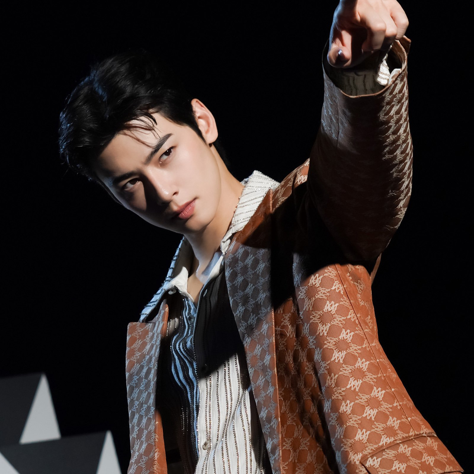 아스트로의 비하인드 컷