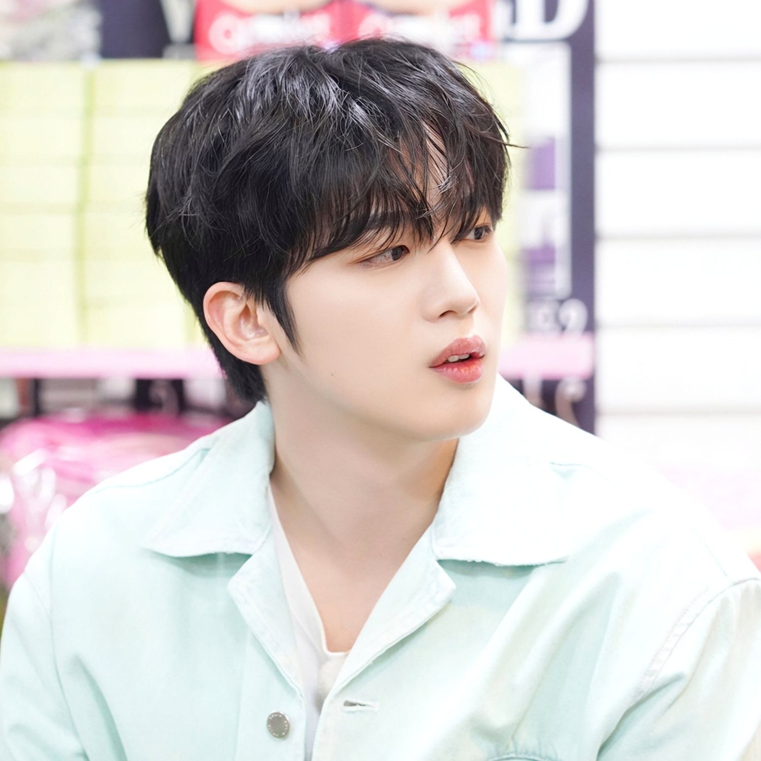 Recent activity shot of Kim Yohan (WEi)