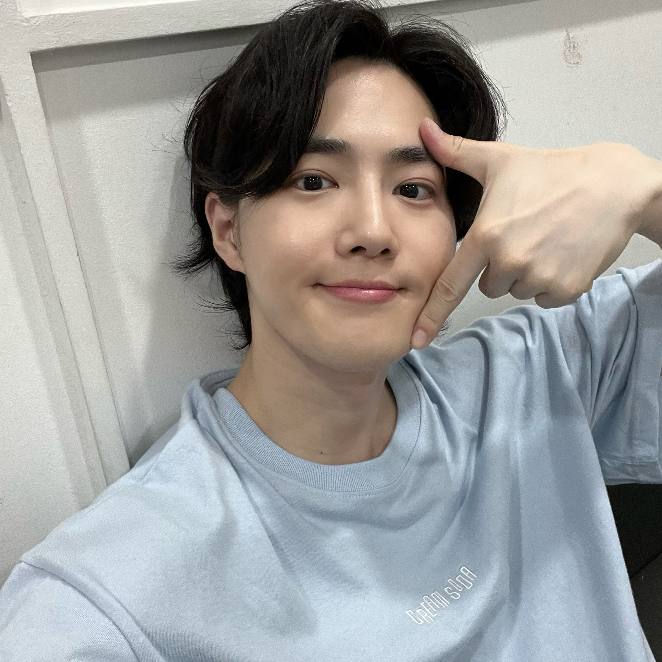 Behind-the-scenes cut of Suho (EXO)