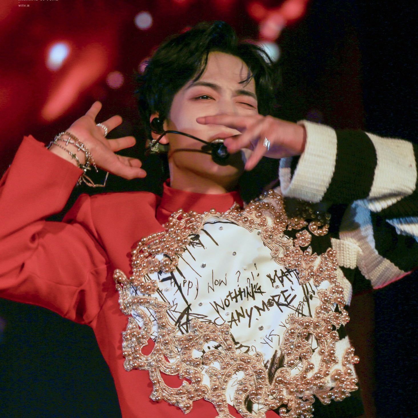 A moment captured by Kim Jonghyeon's fan