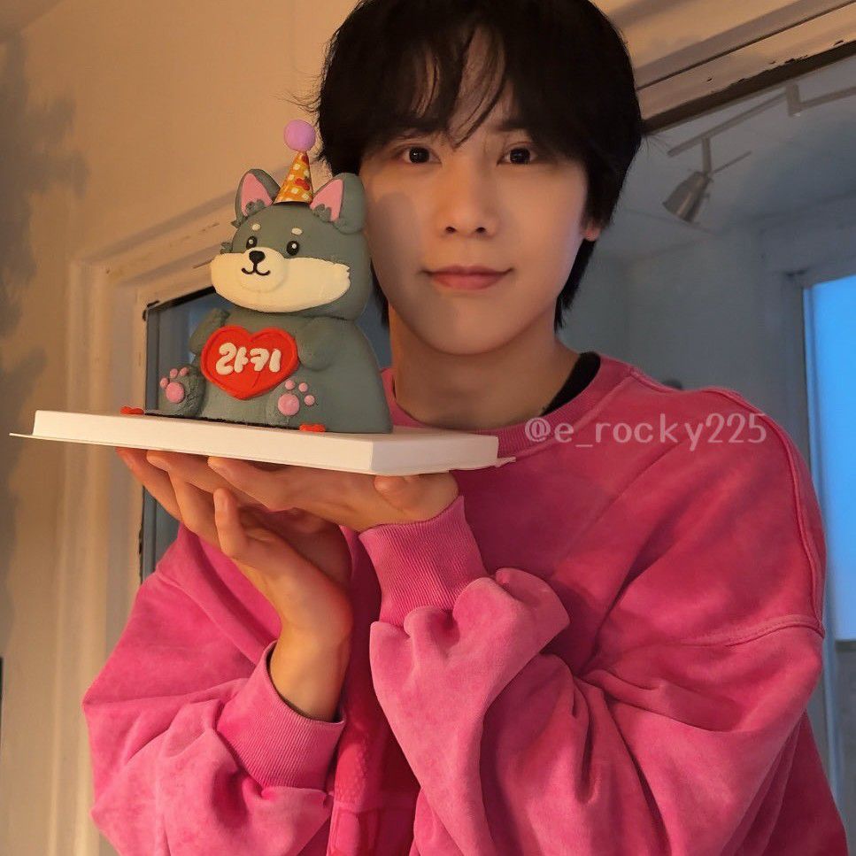 A moment captured by Rocky's fan