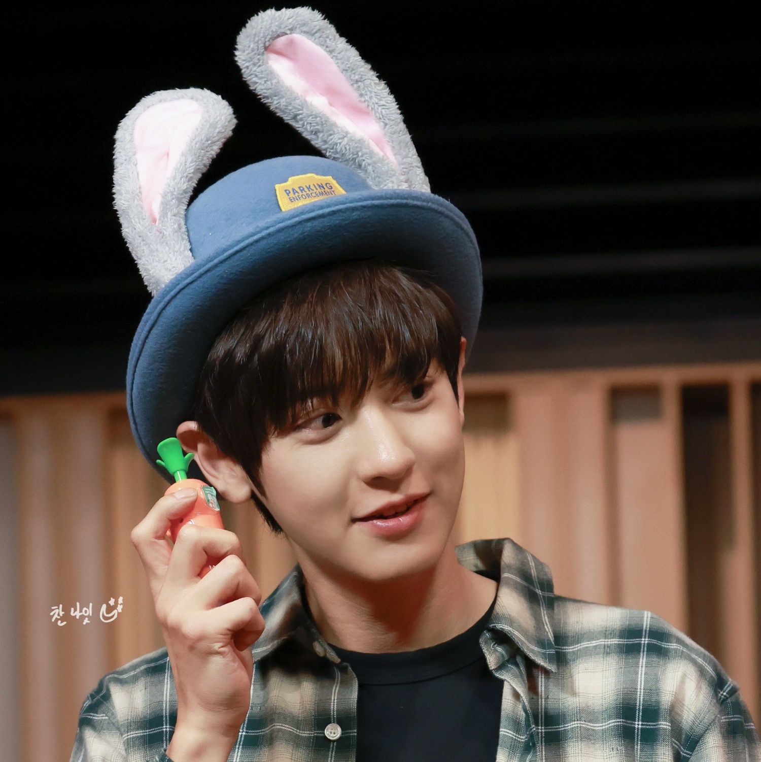 Recent activity shot of Chanyeol (EXO)