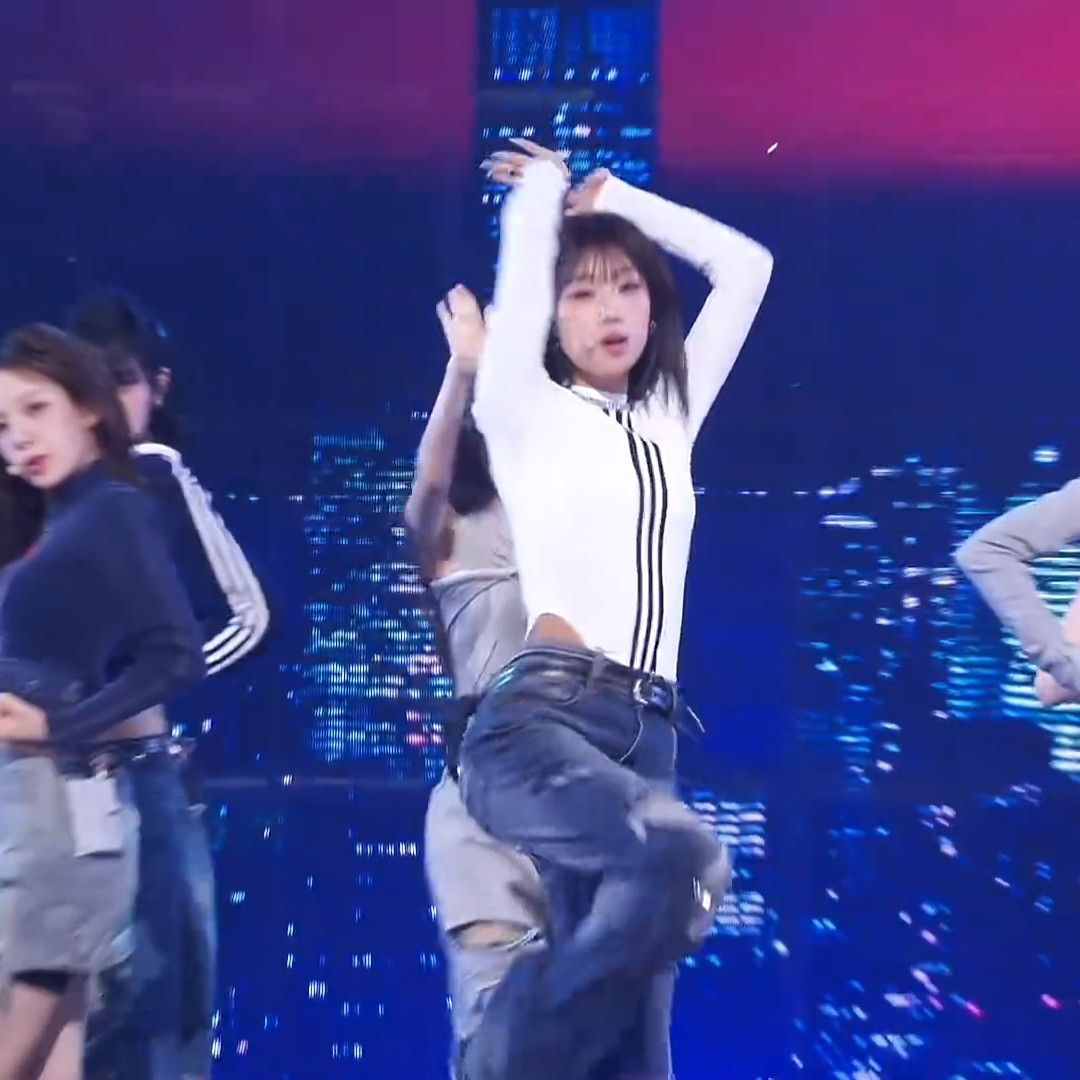 A moment captured by izna's fan