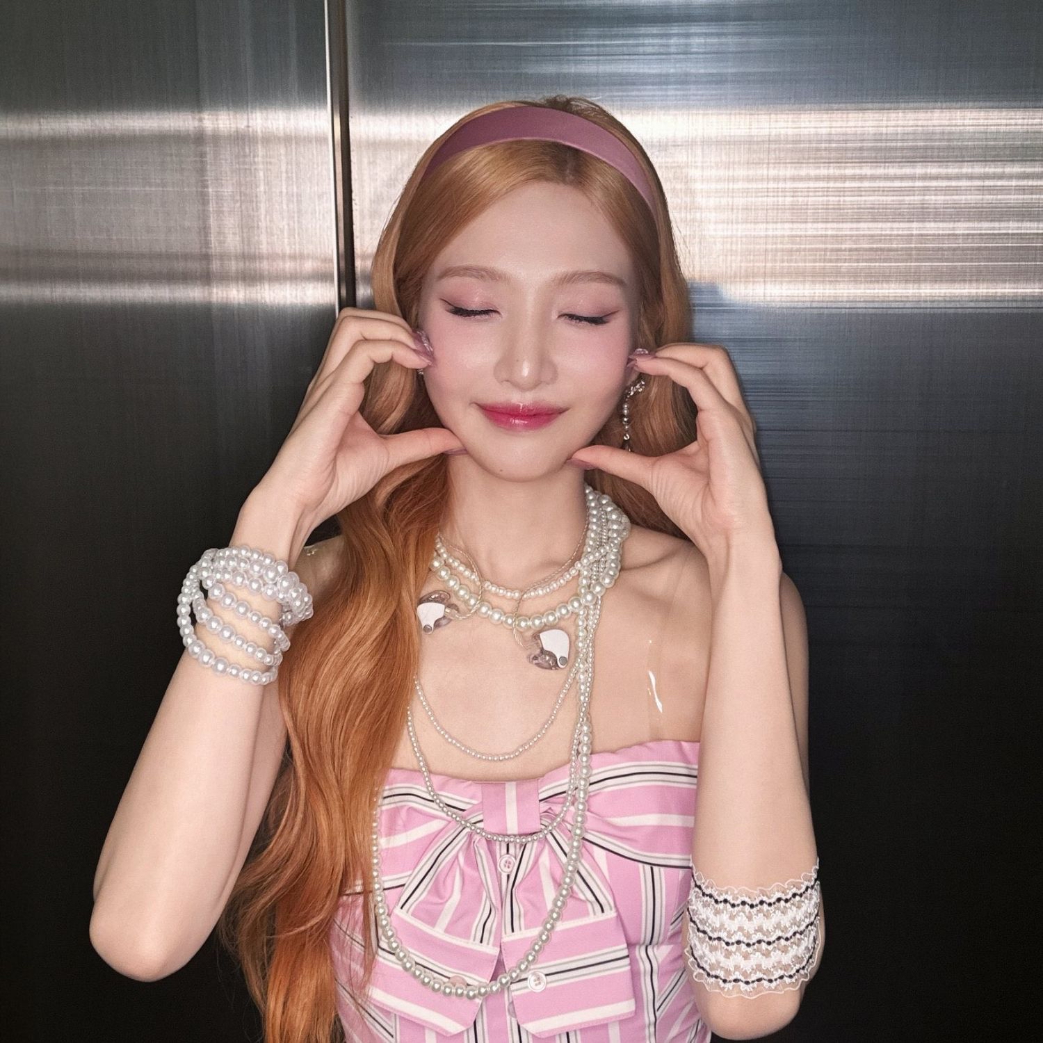 Behind-the-scenes cut of Joy (Red Velvet)
