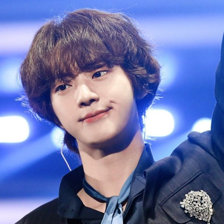 Today's hottest K-pop community feed