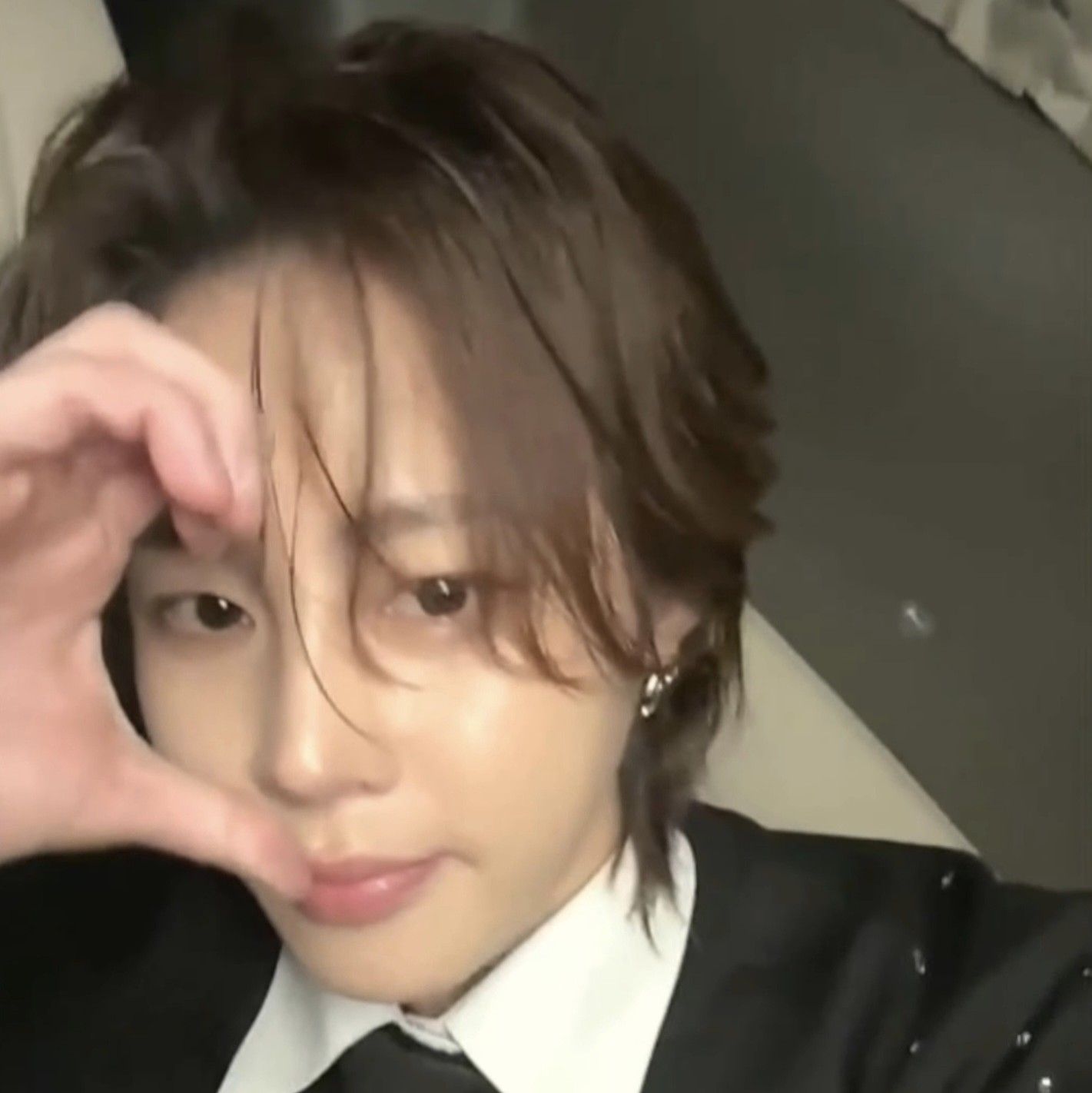 A moment captured by Ha Sungwoon's fan