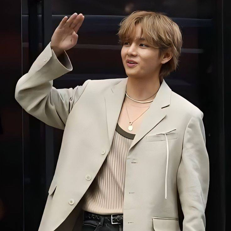 Recent activity shot of V (BTS)