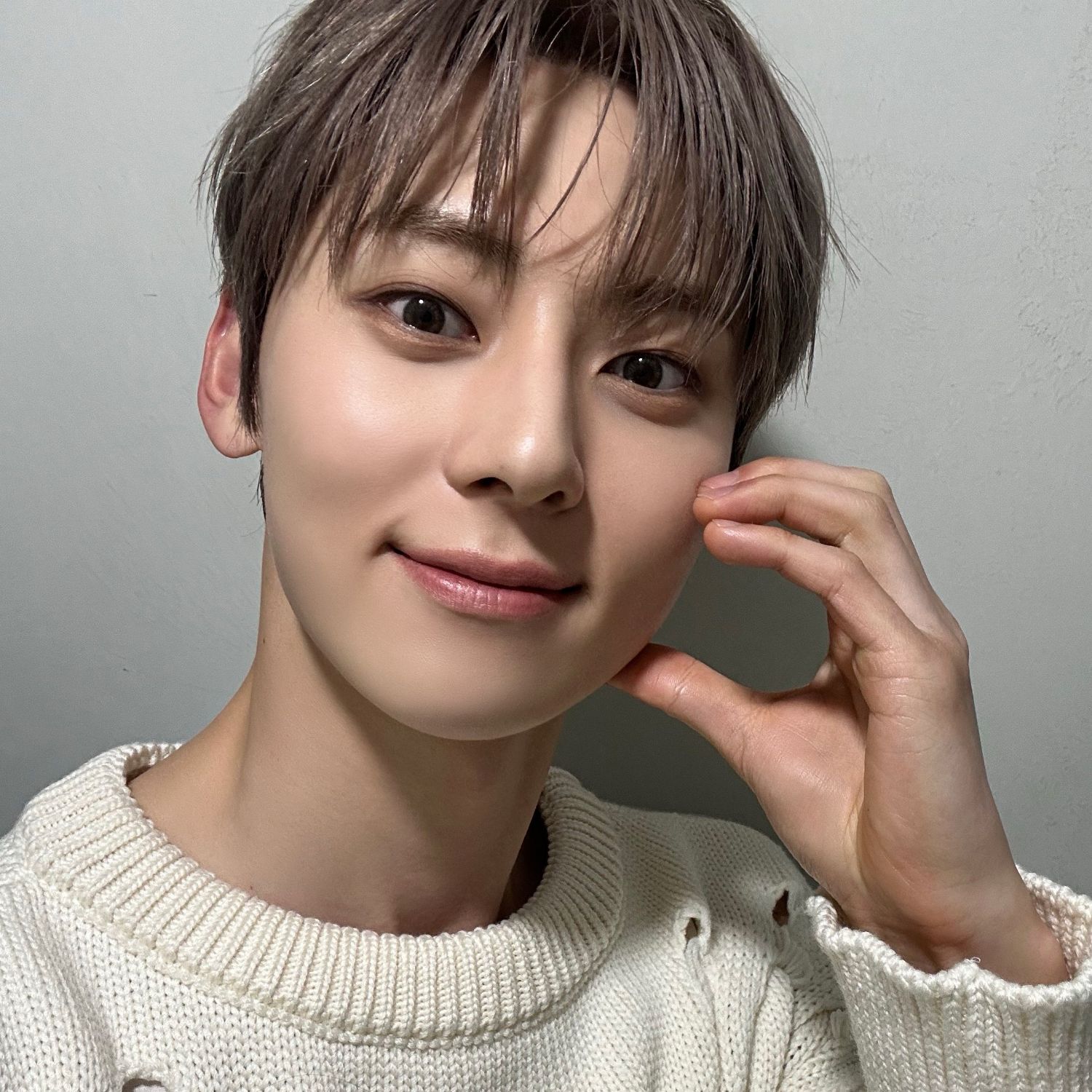 Recent activity shot of Hwang Minhyun