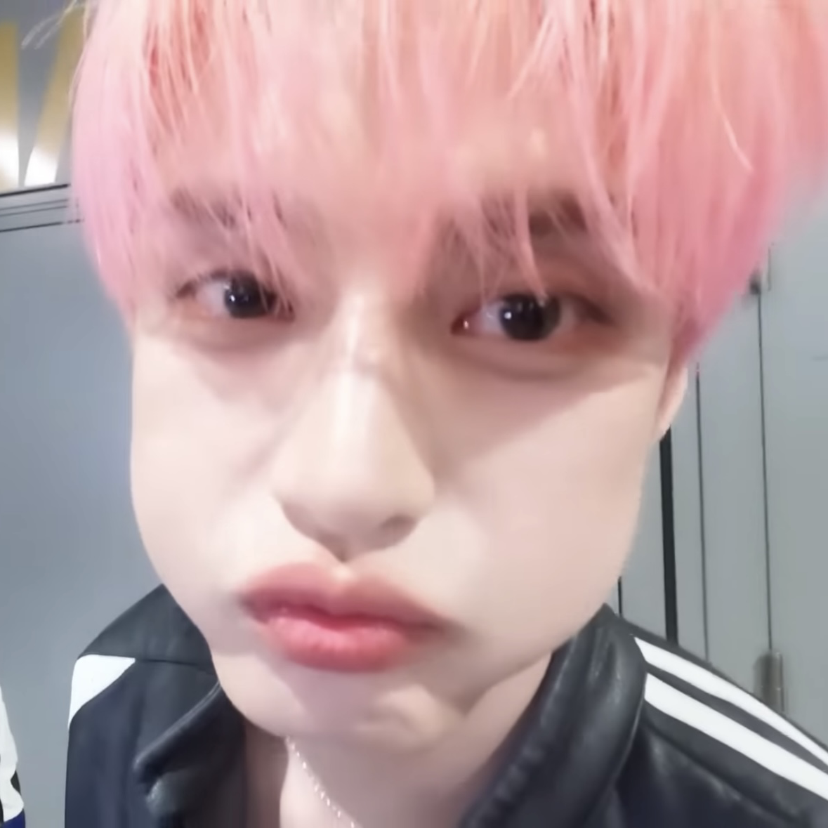 金地雄 (ZEROBASEONE)的最新照片