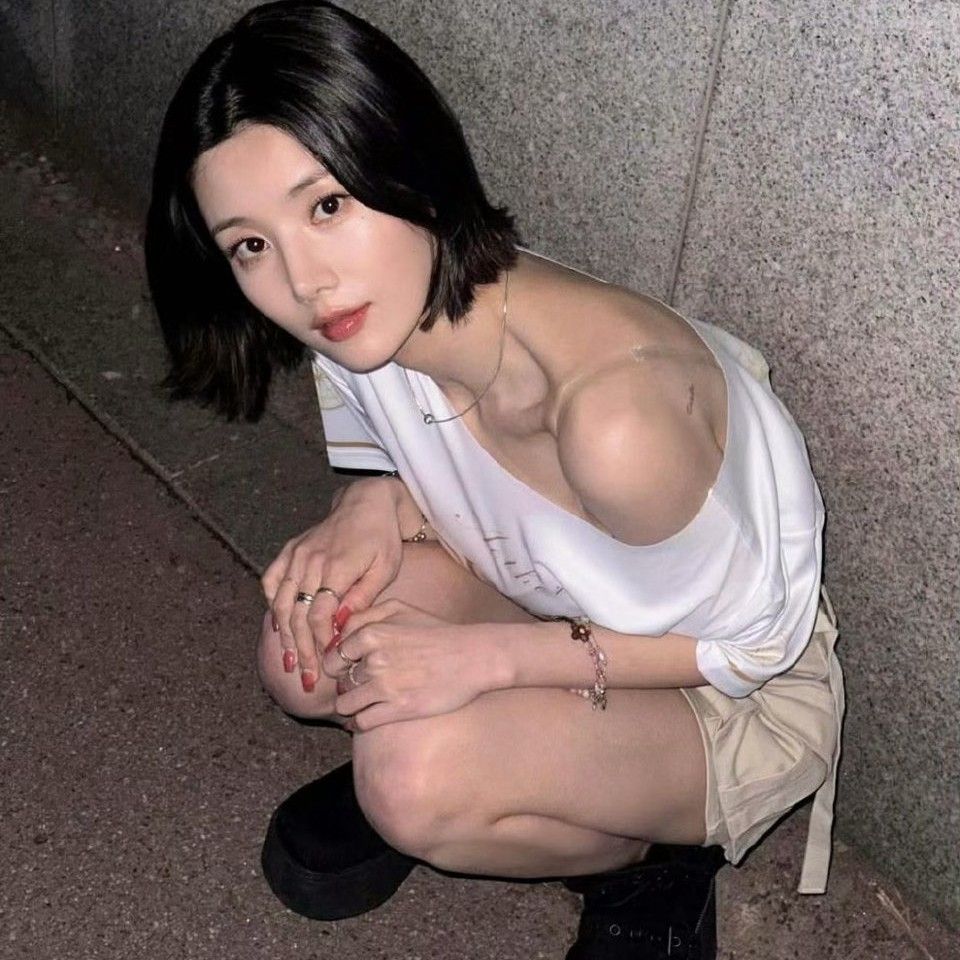 Behind-the-scenes cut of Kwon Eunbi