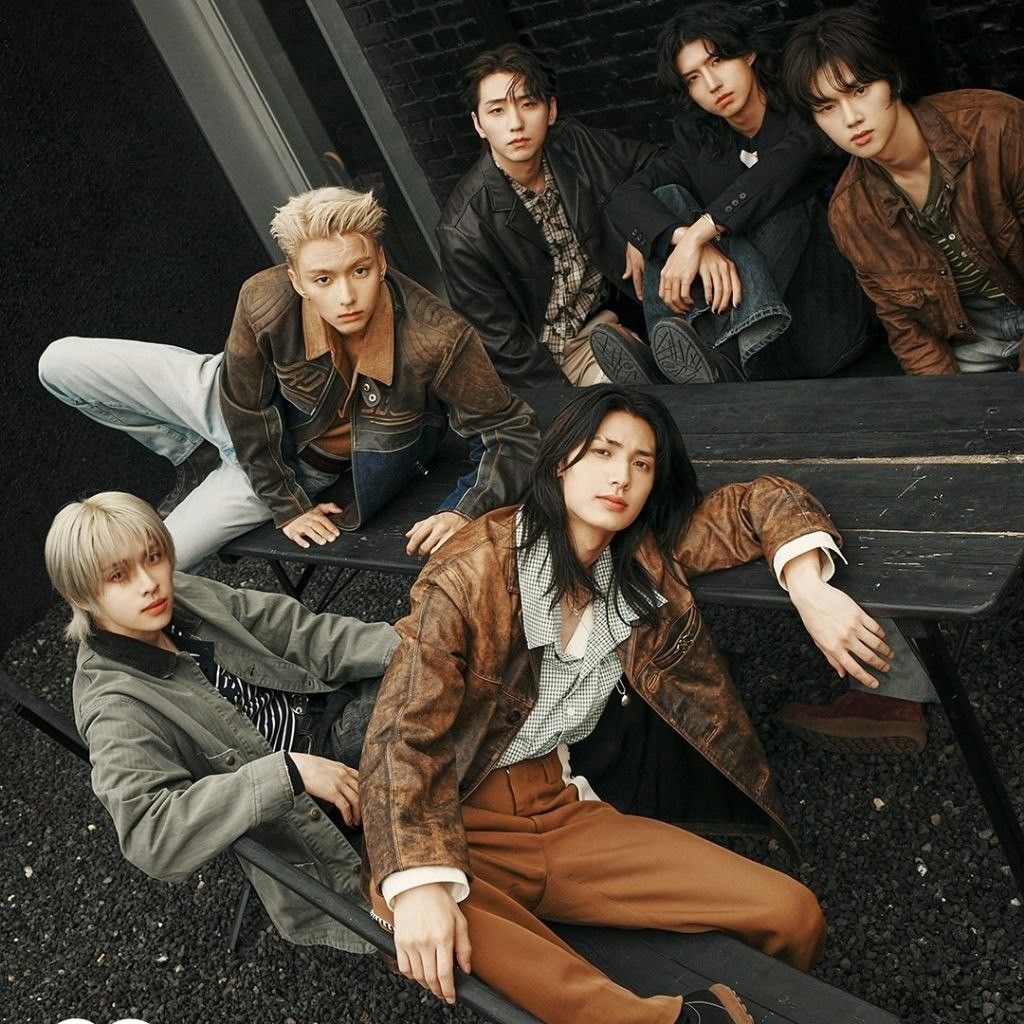 A moment captured by Xdinary Heroes's fan