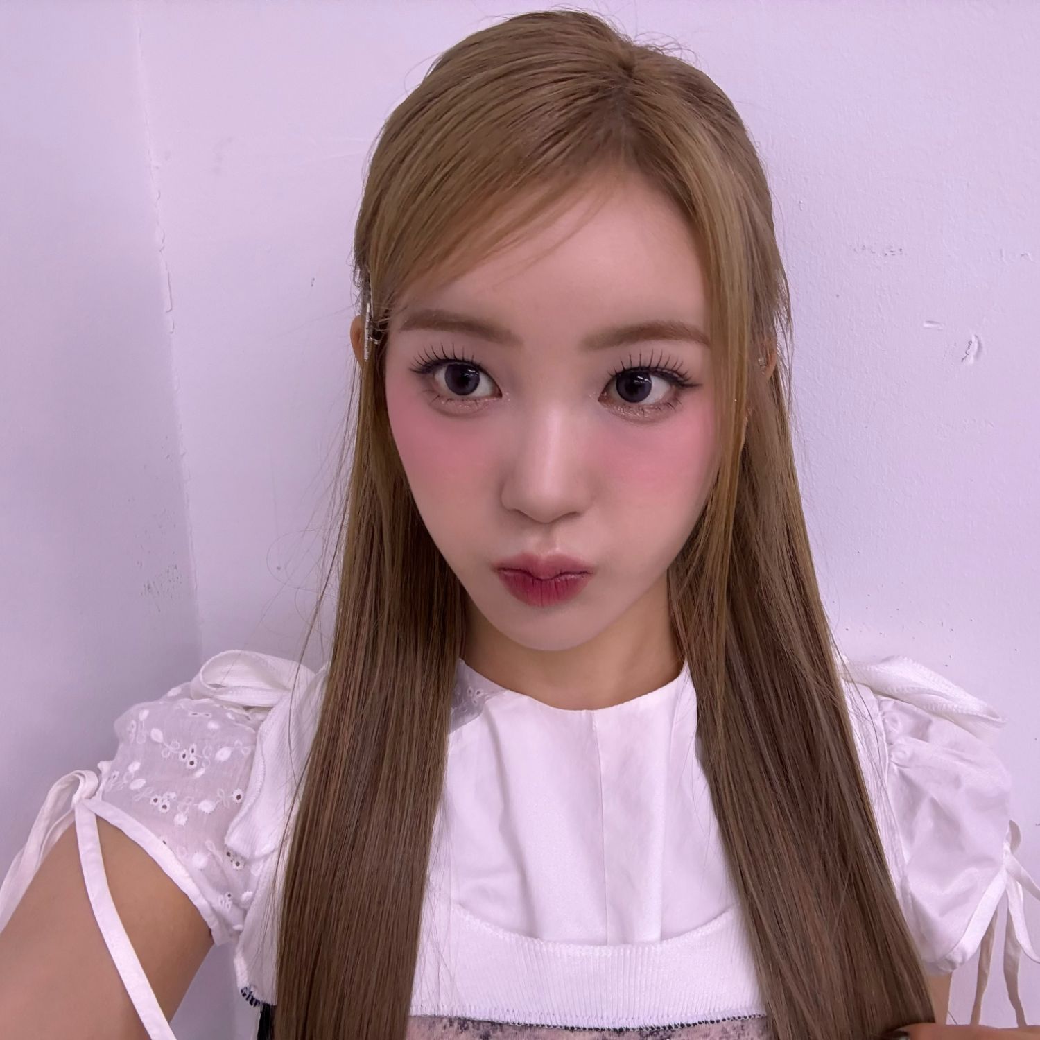 Recent activity shot of Sakurai Miu (ME:I)