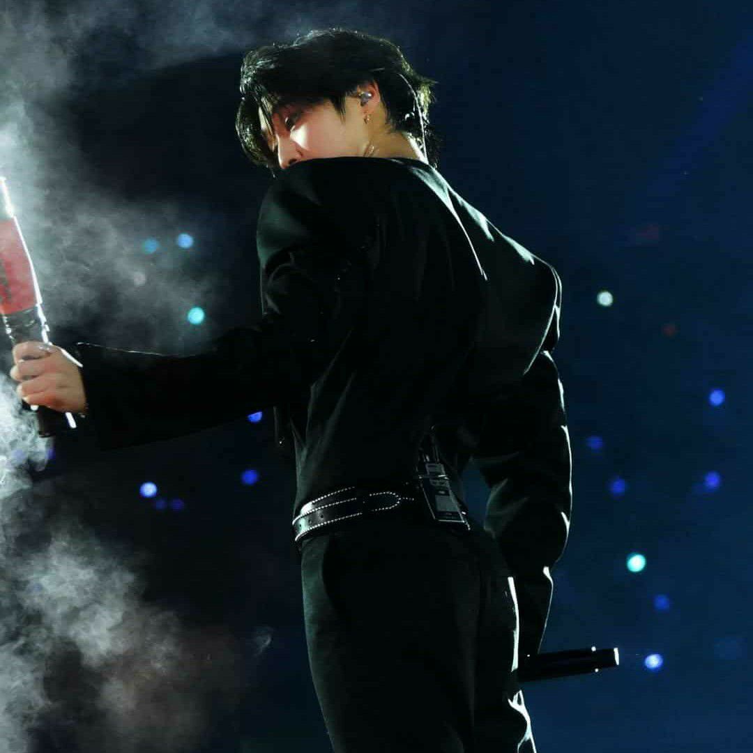 Behind-the-scenes cut of HAN (Stray Kids)