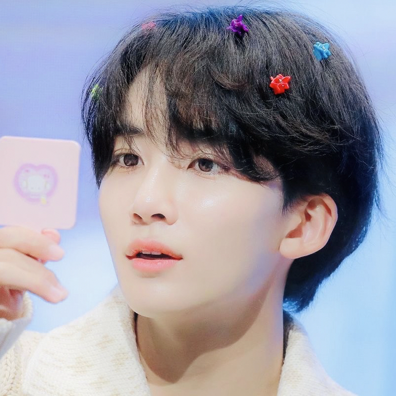 Recent activity shot of Jeonghan (SEVENTEEN)