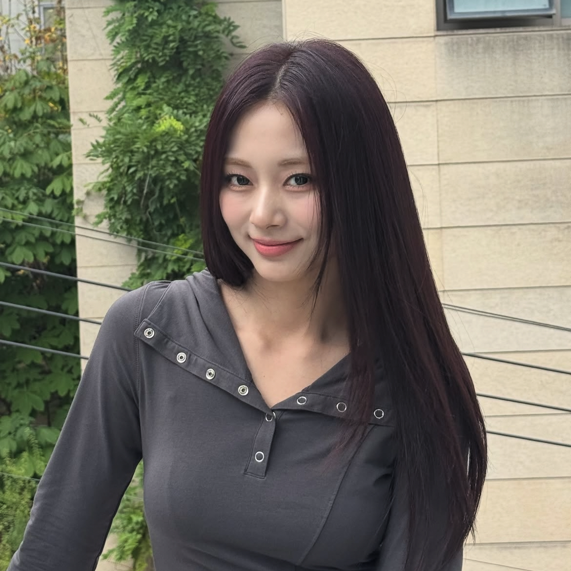Behind-the-scenes cut of Tzuyu (TWICE)