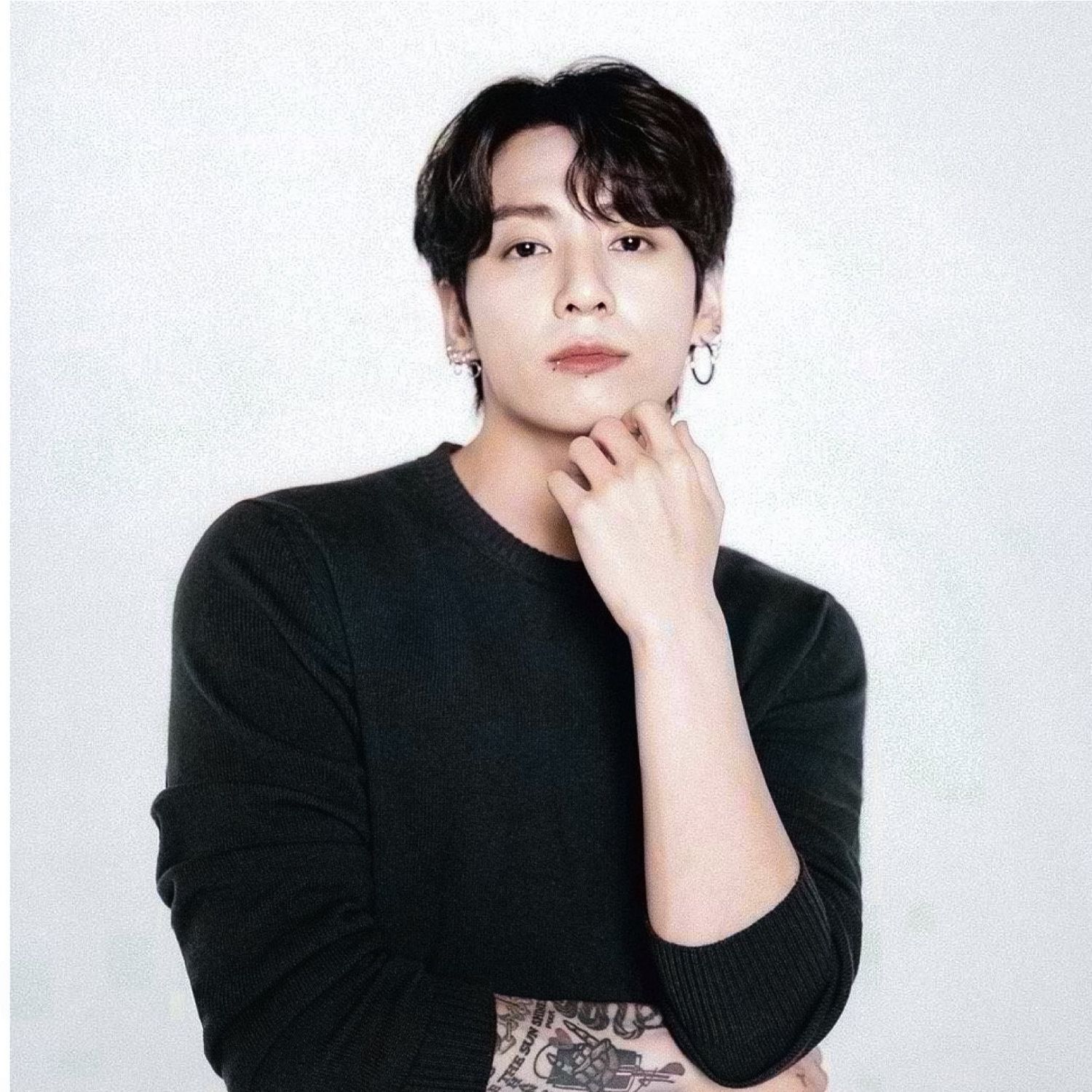 Foto aktivitas terbaru Jungkook (BTS)
