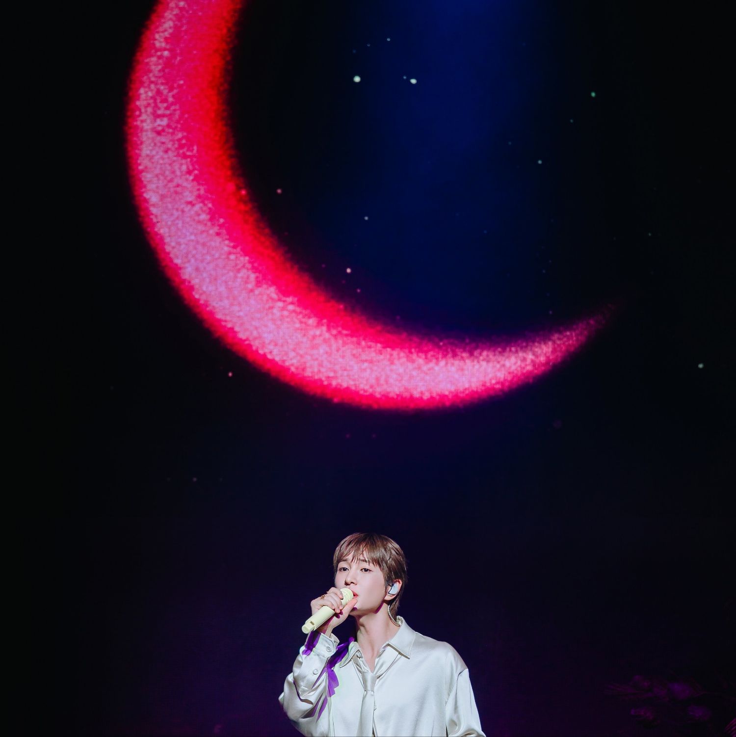 Behind-the-scenes cut of Onew (SHINee)