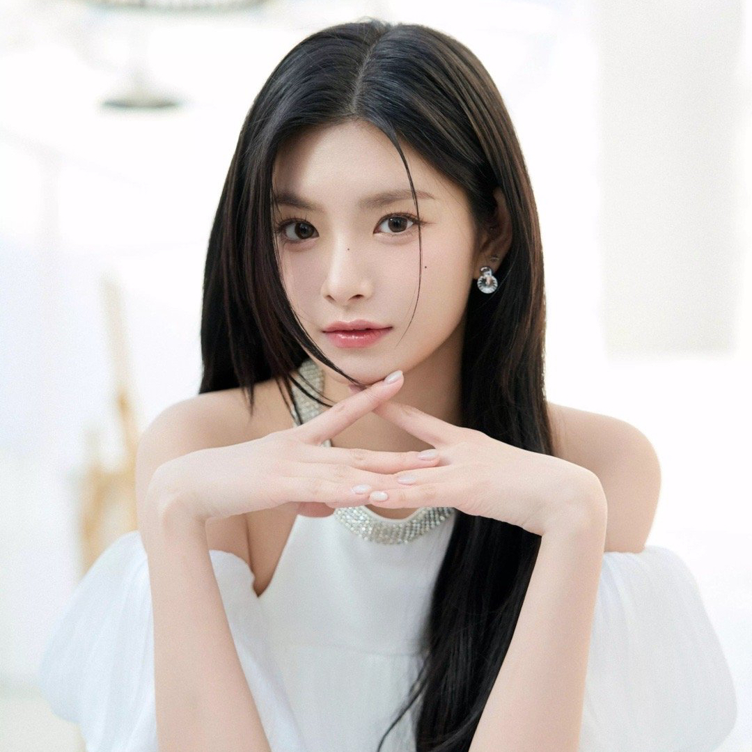 イロン (EVERGLOW)の最新写真