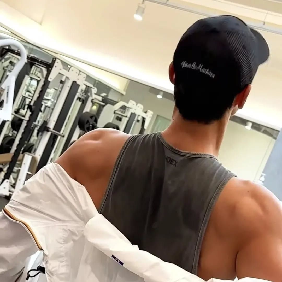 Behind-the-scenes cut of Shownu (MONSTA X)