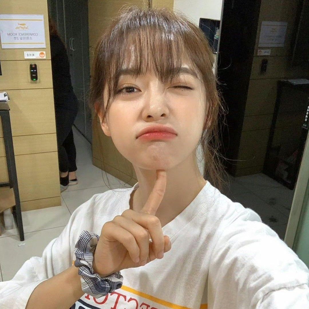 Behind-the-scenes cut of Sejeong