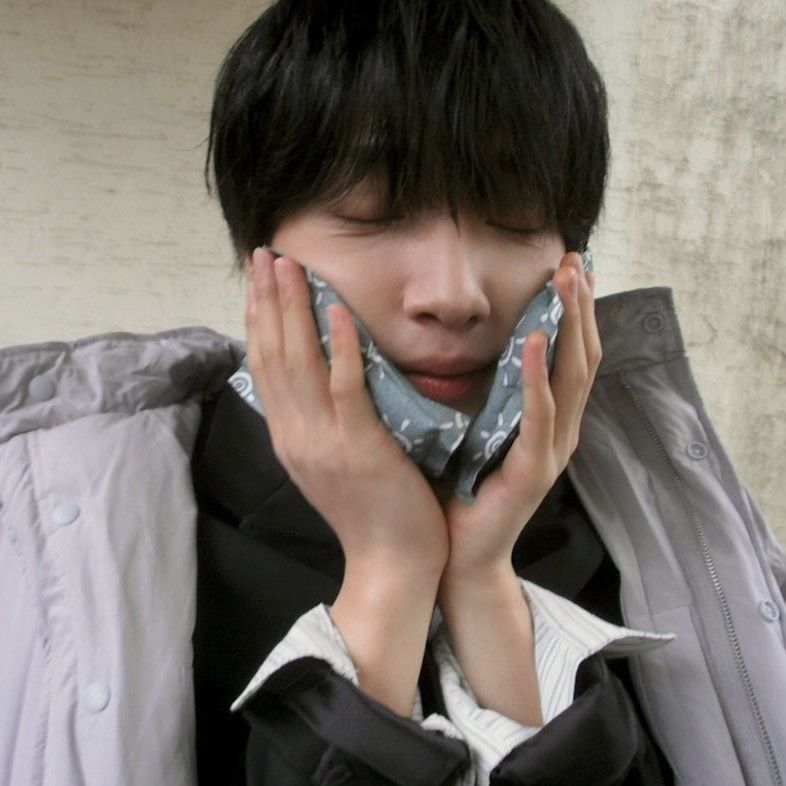 Recent activity shot of Jeong Sewoon