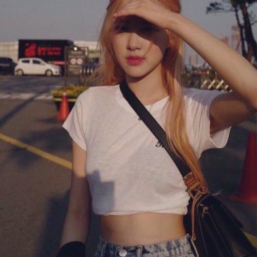 ROSÉ (BLACKPINK)的最新照片