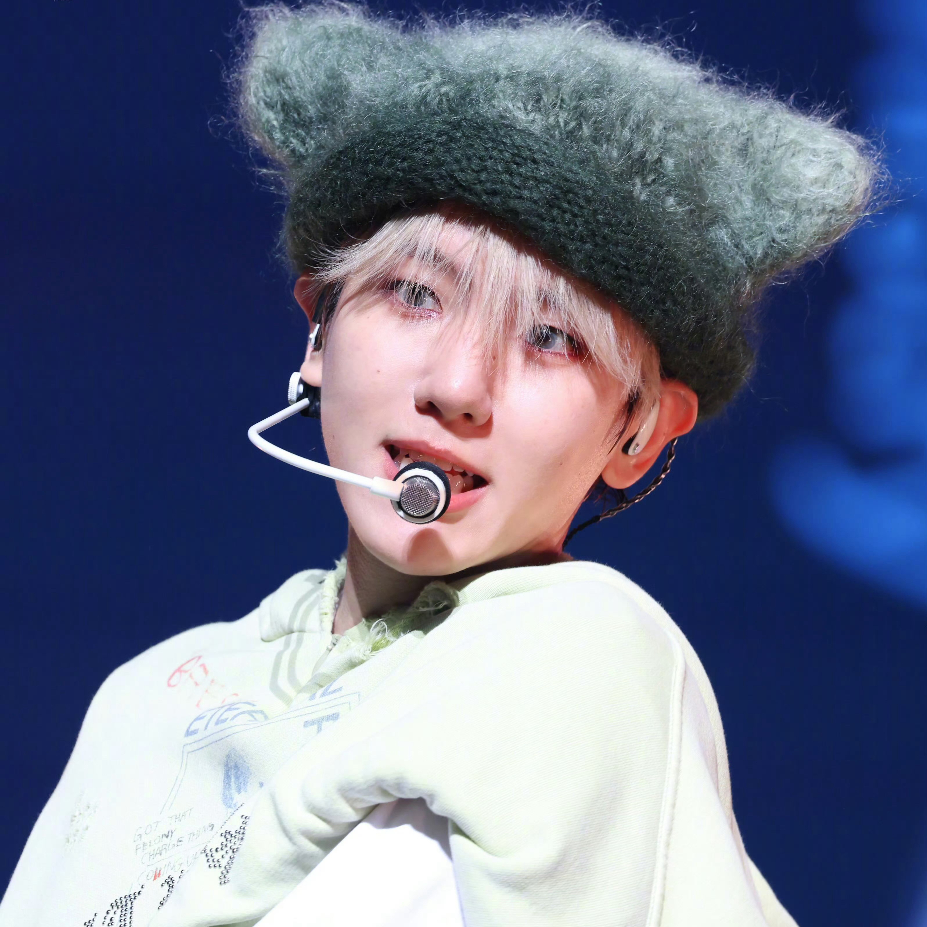백현 (EXO)의 최신 사진