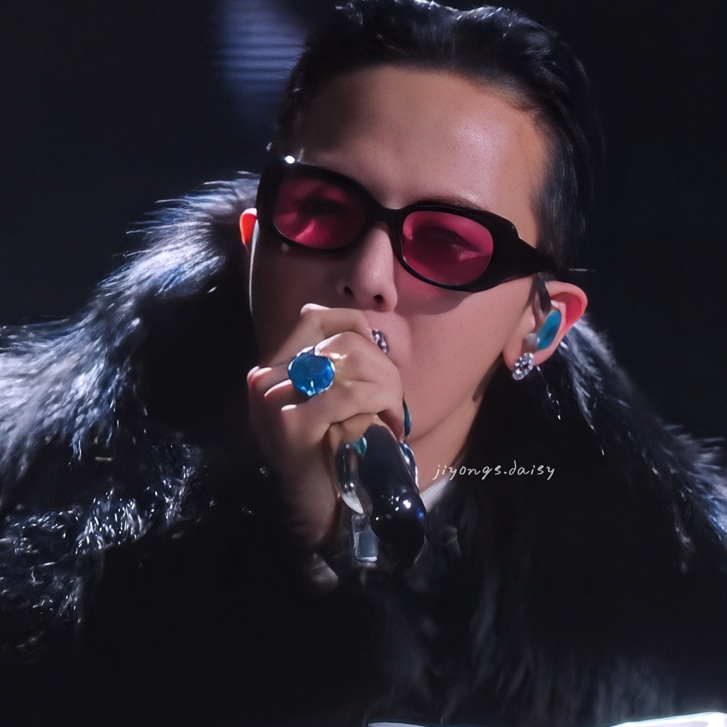 Behind-the-scenes cut of G-DRAGON (BIGBANG)