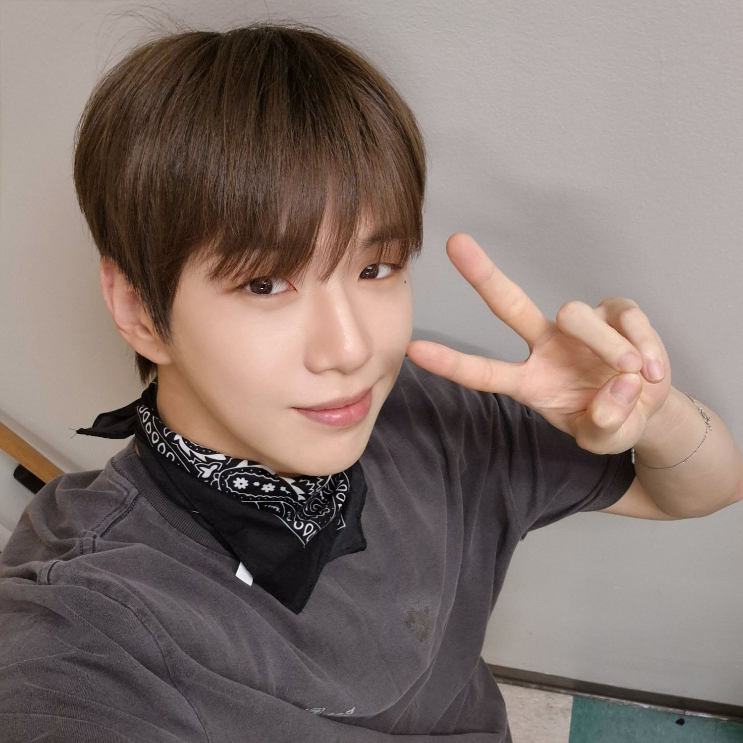 Behind-the-scenes cut of Kang Daniel