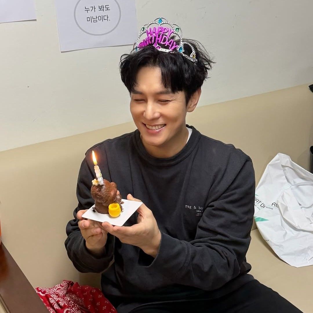 Latest photo of Kim Dongwan (SHINHWA)