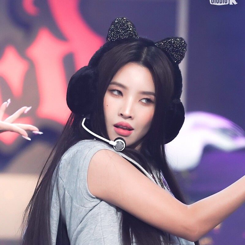 Behind-the-scenes cut of Soyeon (i-dle)