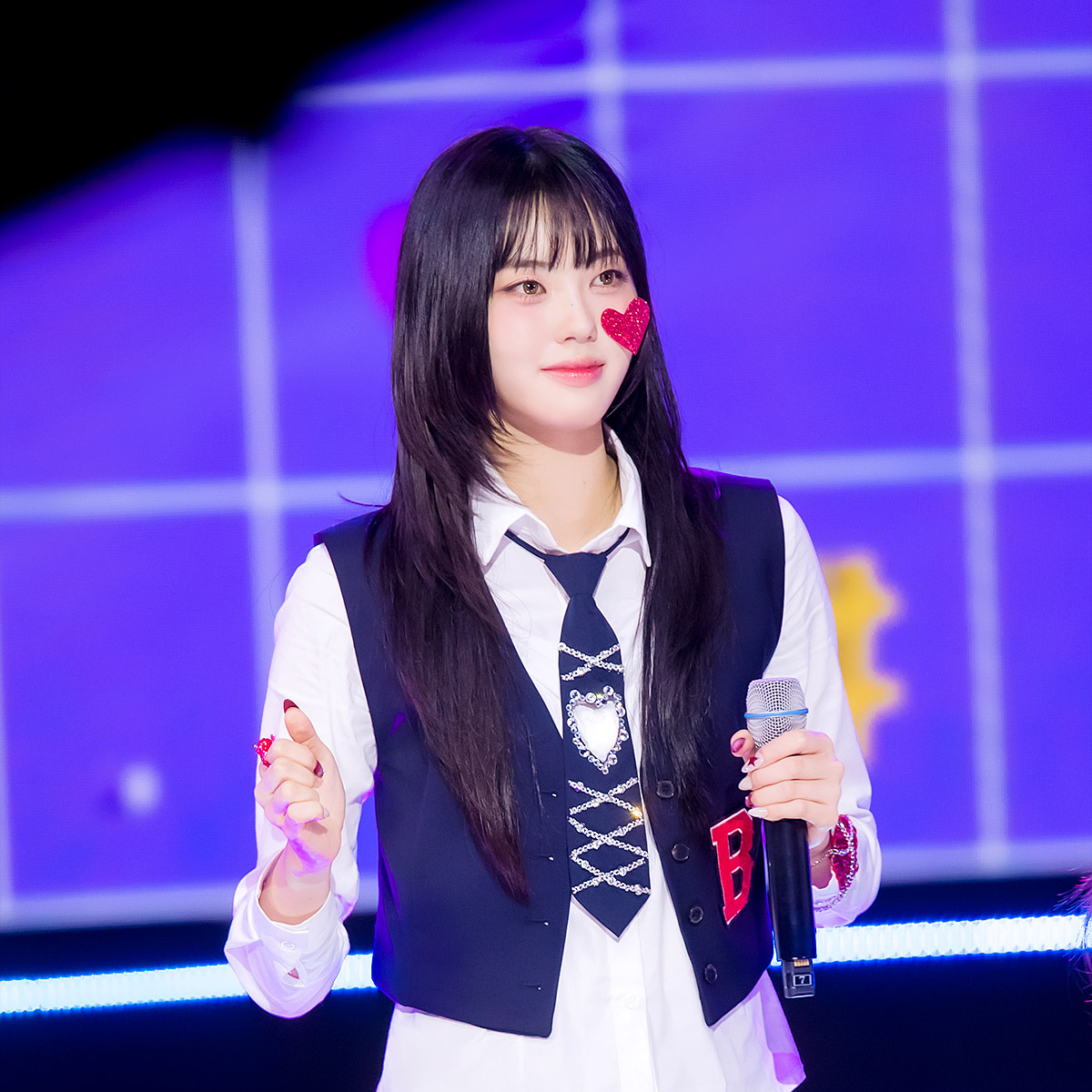 Behind-the-scenes cut of Koko (izna)