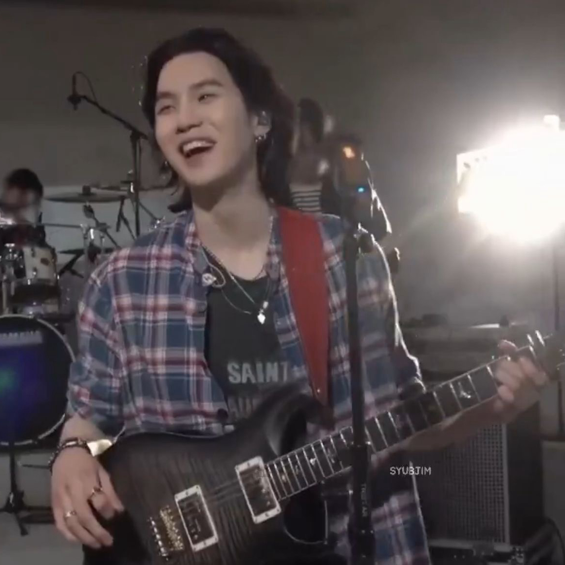 Foto aktivitas terbaru SUGA (BTS)