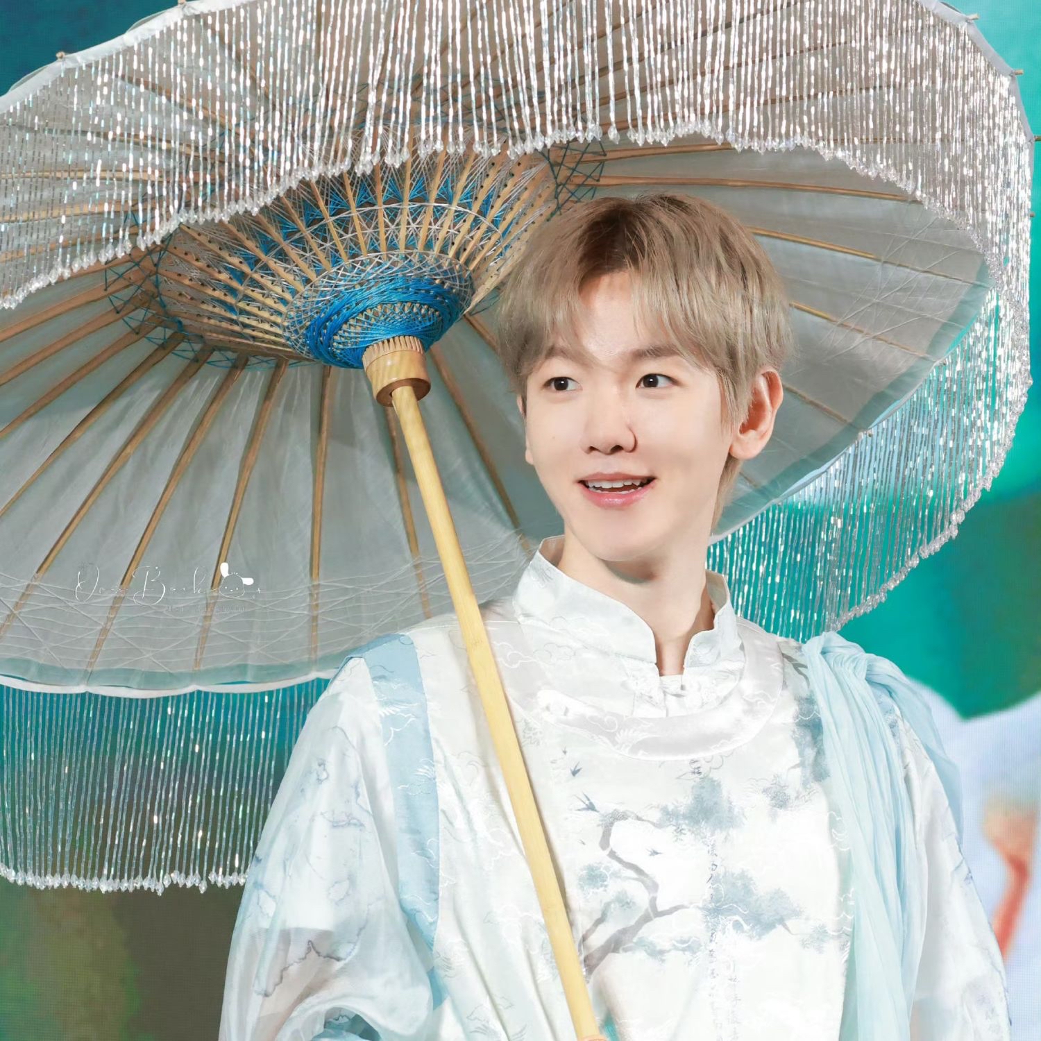 백현 (EXO) 최근 활동샷