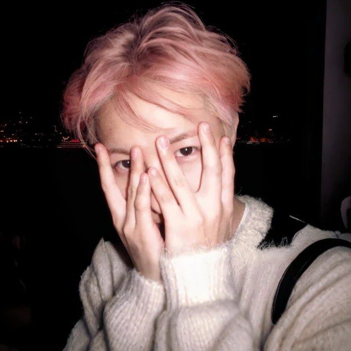 Recent activity shot of Renjun (NCT DREAM)