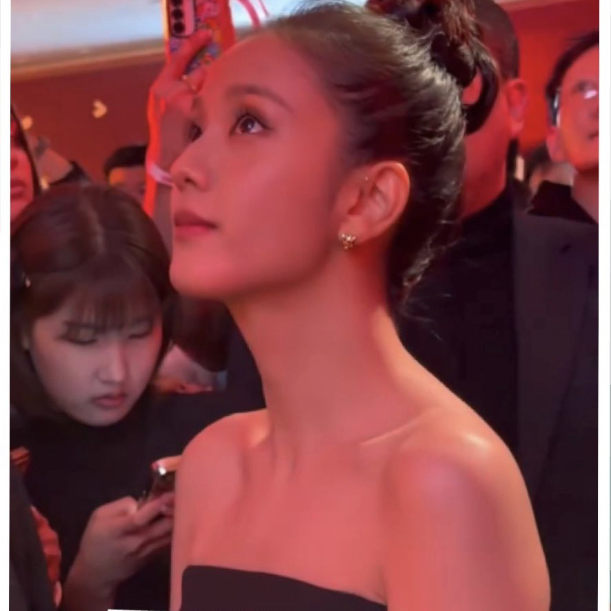 Latest photo of Jisoo (BLACKPINK)