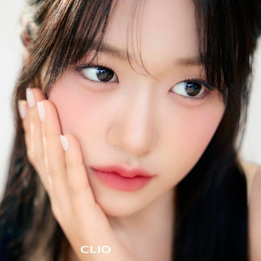 Behind-the-scenes cut of An Yujin (IVE)