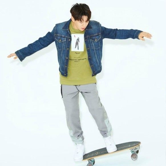 Recent activity shot of Hwang Chiyeol