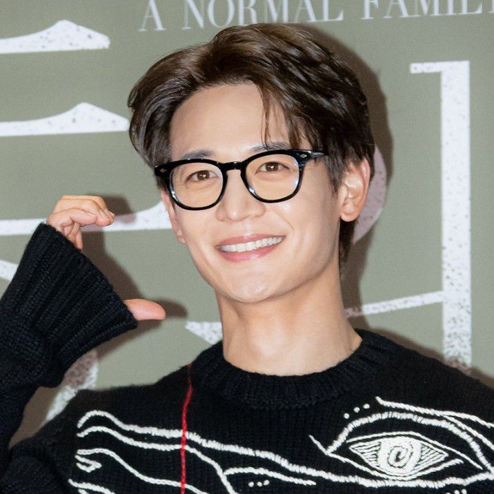 Recent activity shot of Minho (SHINee)