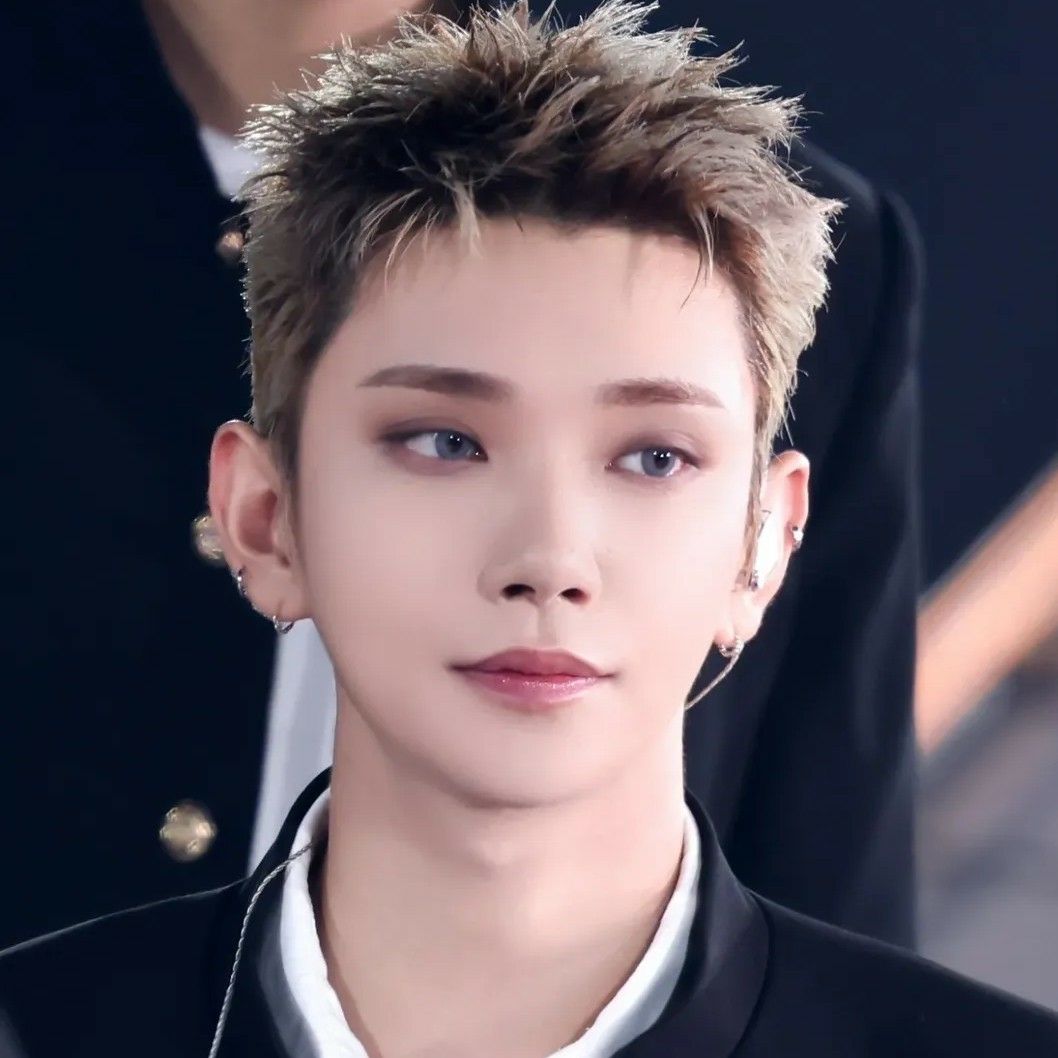 Recent activity shot of Joshua (SEVENTEEN)