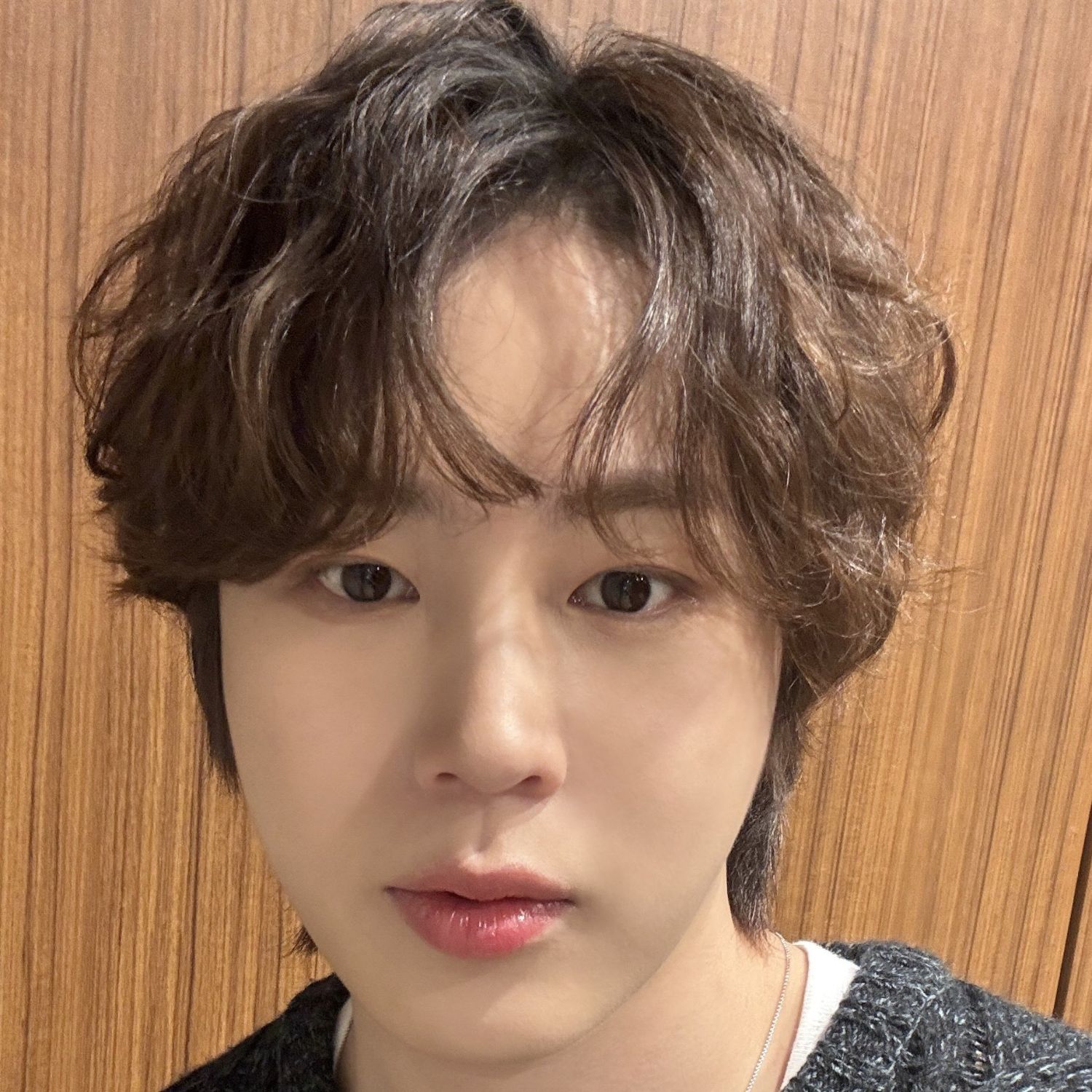 A moment captured by Ha Sungwoon's fan